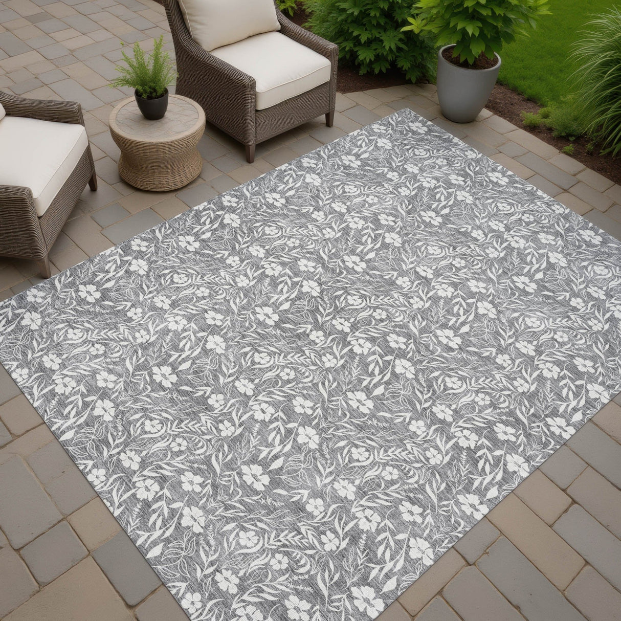 Dalyn Soft Essentials SE4 Gray Rug outdoor lifestyle image