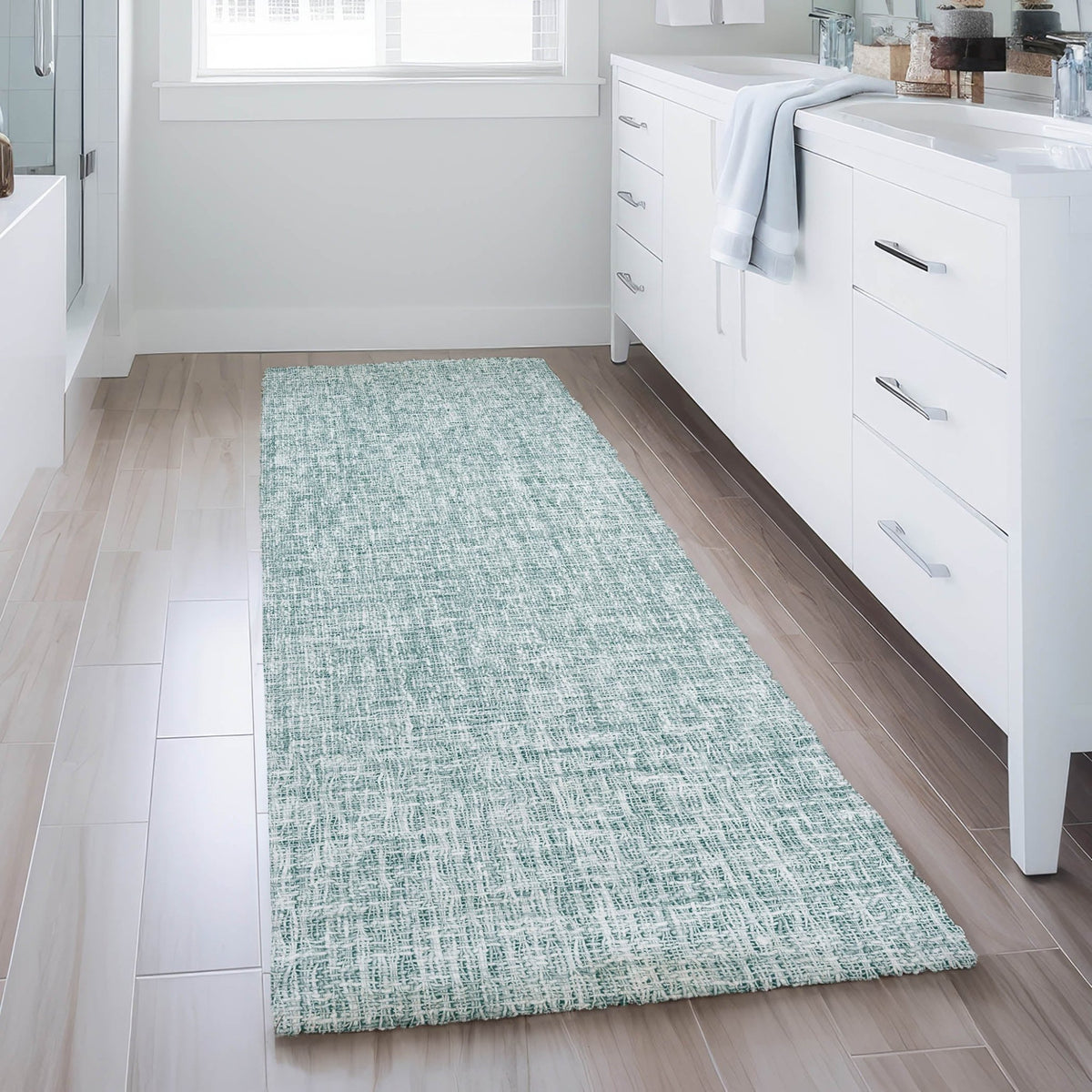 Dalyn Voyage VY1 Transitional Machine Made Seafoam Rug