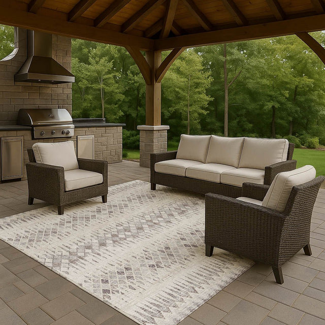 Dalyn Winslow WL5 Ivory Rug outdoor lifestyle image
