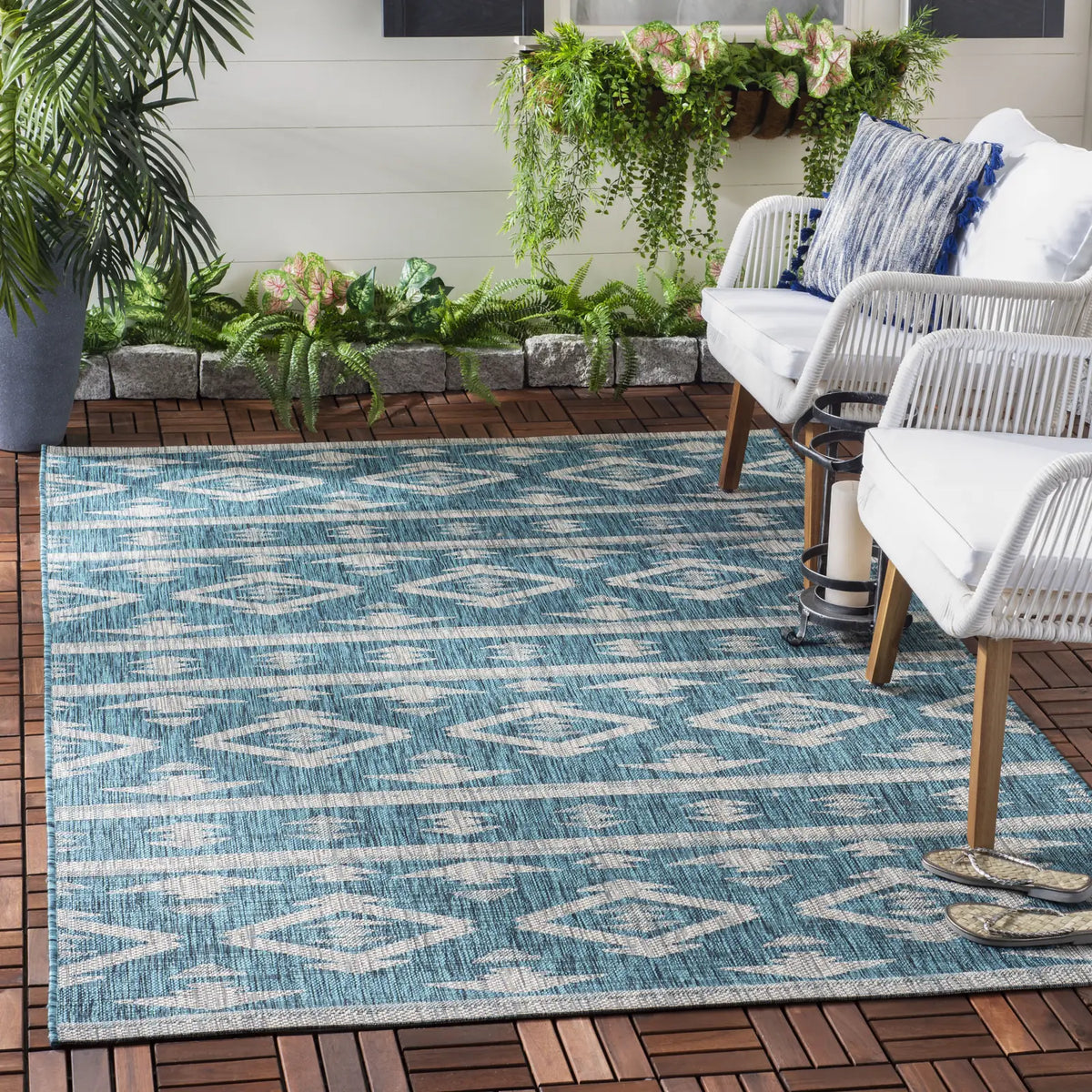 Safavieh Courtyard 4'-0" x 5'-7" Rug in Teal / Grey