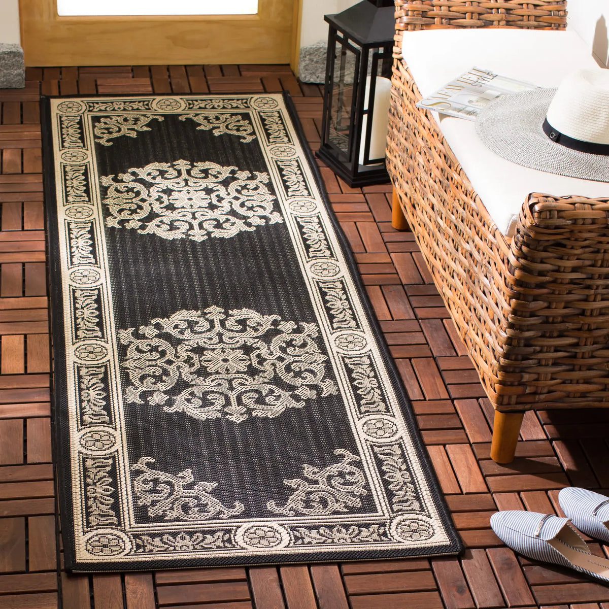 Safavieh Courtyard 2'-3" x 10'-0" Rug in Black / Sand