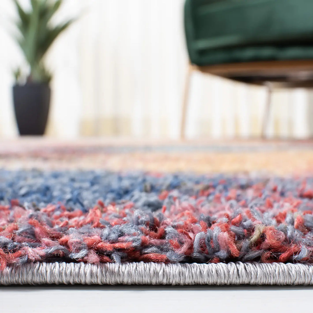 Safavieh Calista 4'-5" x 6'-5" Rug in Red / Blue