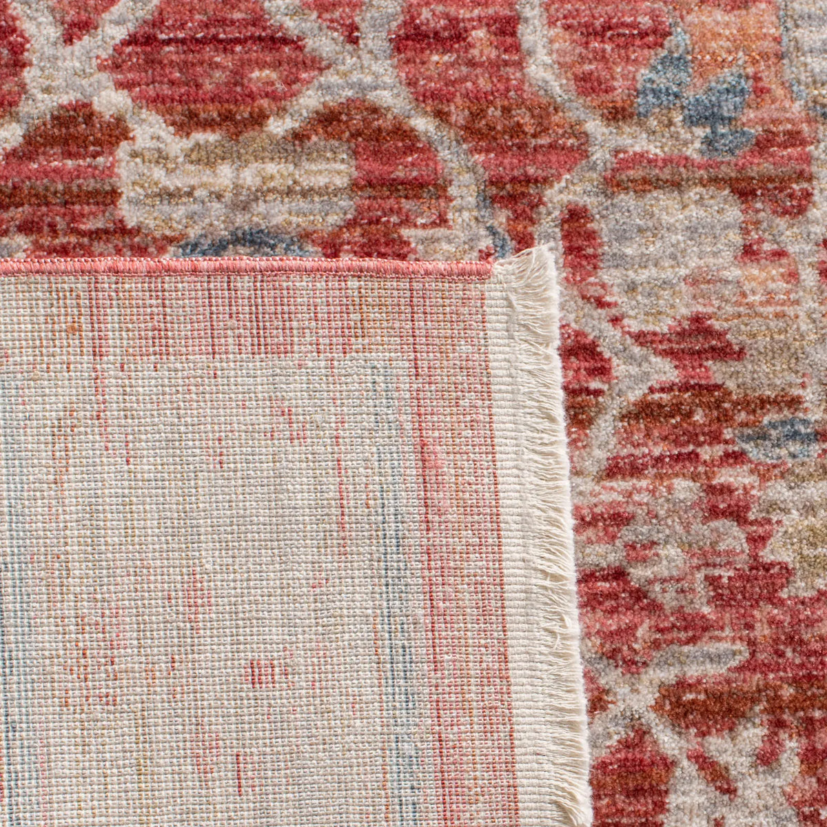 Safavieh Kenitra 600 4'-0" x 6'-0" Rug in Red / Beige