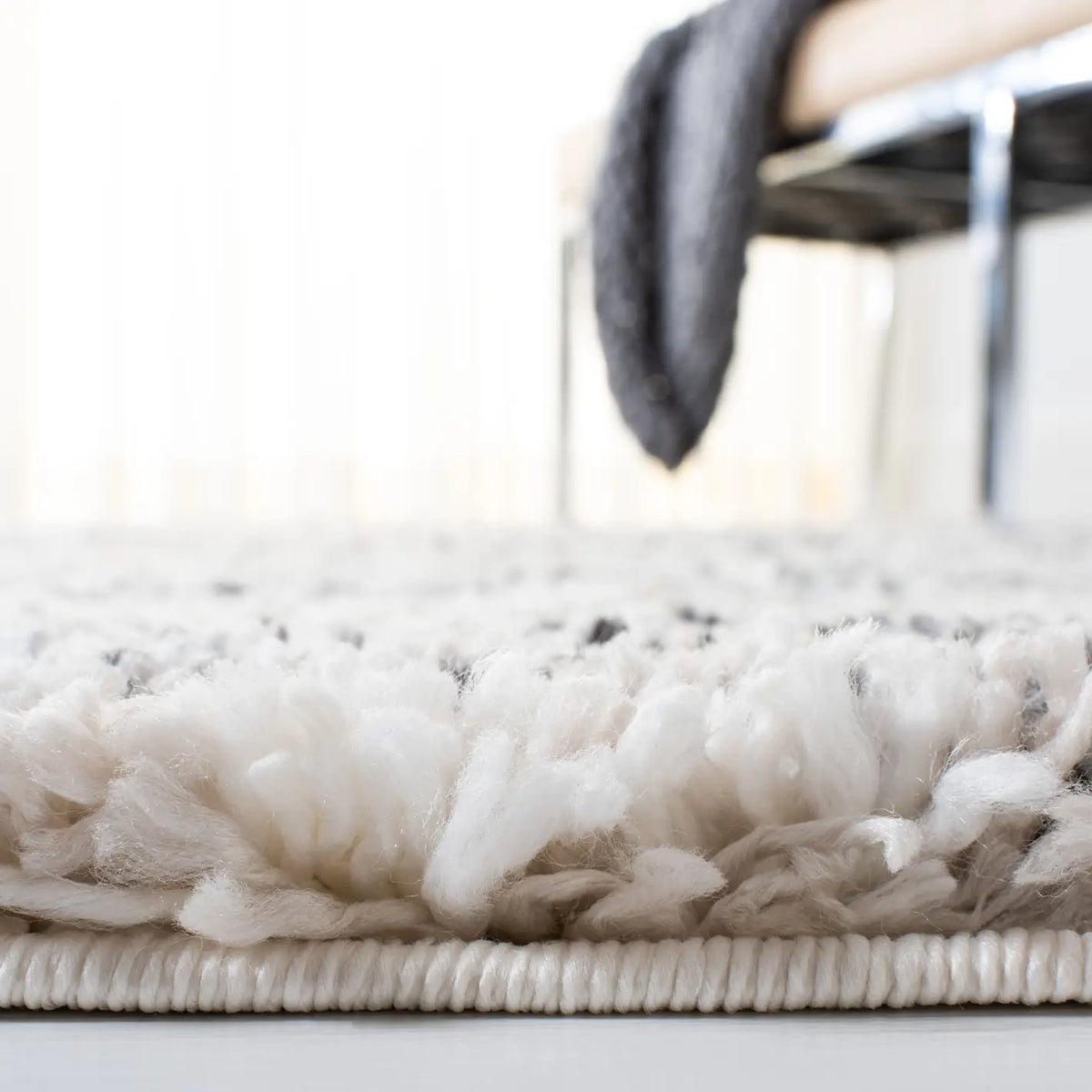 Safavieh Fontana Shag 800 4'-0" x 6'-0" Rug in Ivory / Grey