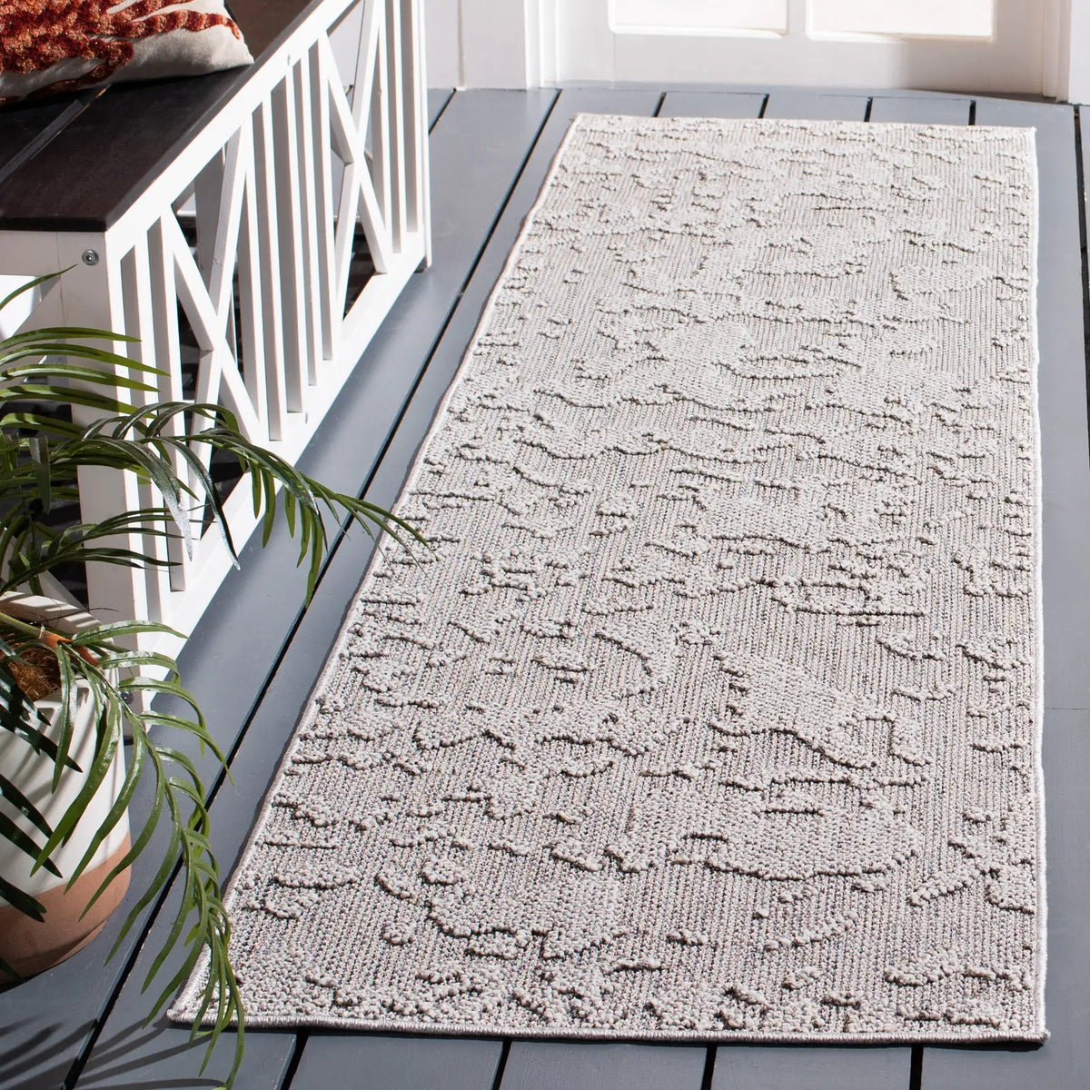 Safavieh Global 2'-2" x 8'-0" Rug in Grey / Light Grey