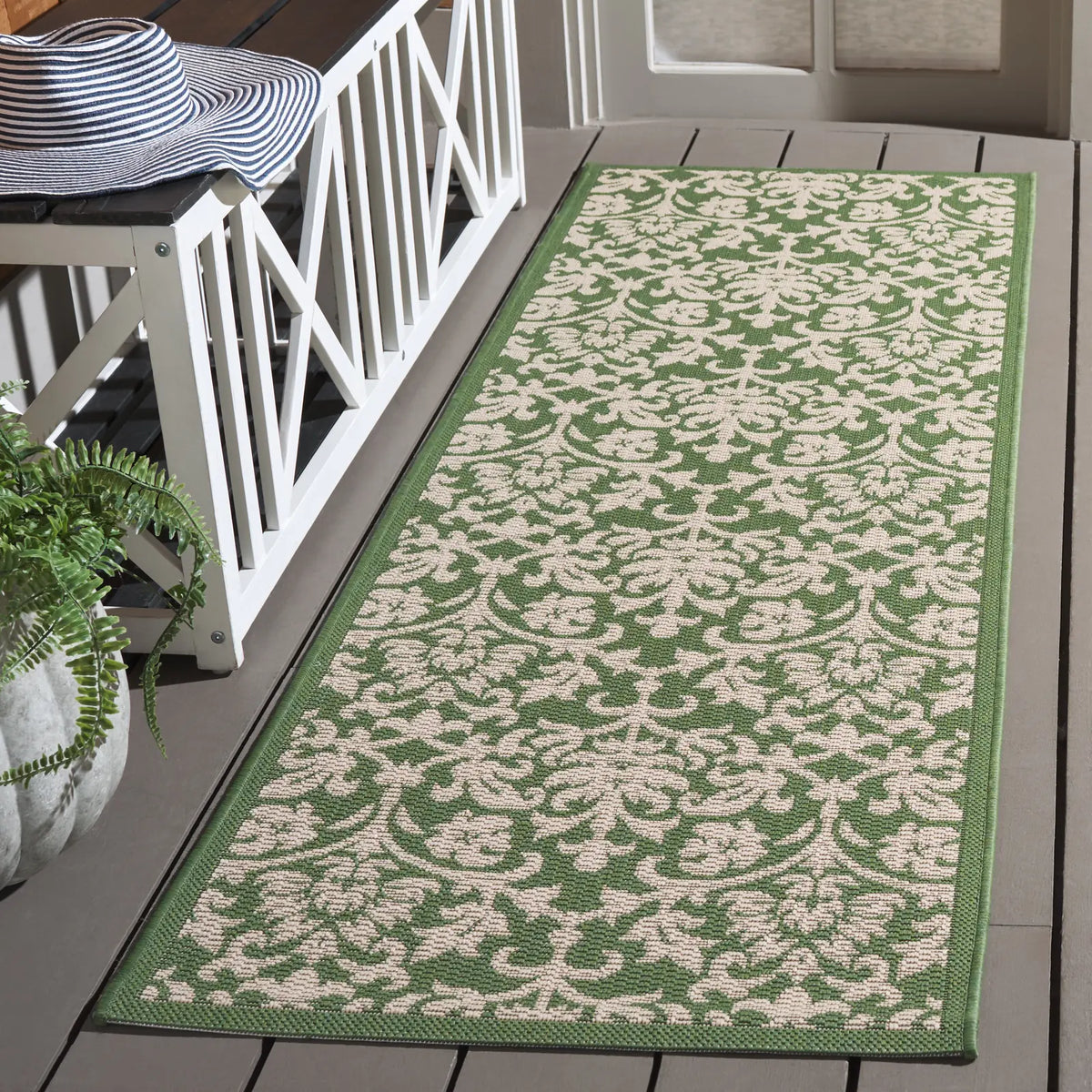 Safavieh Courtyard 2'-3" x 6'-7" Rug in Olive / Natural
