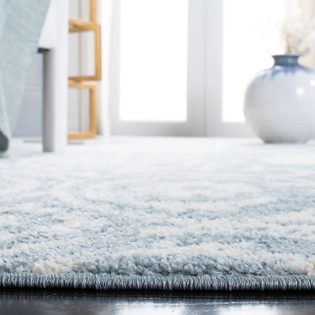 Safavieh Adirondack 4'-5" x 6'-5" Rug in Grey / Ivory