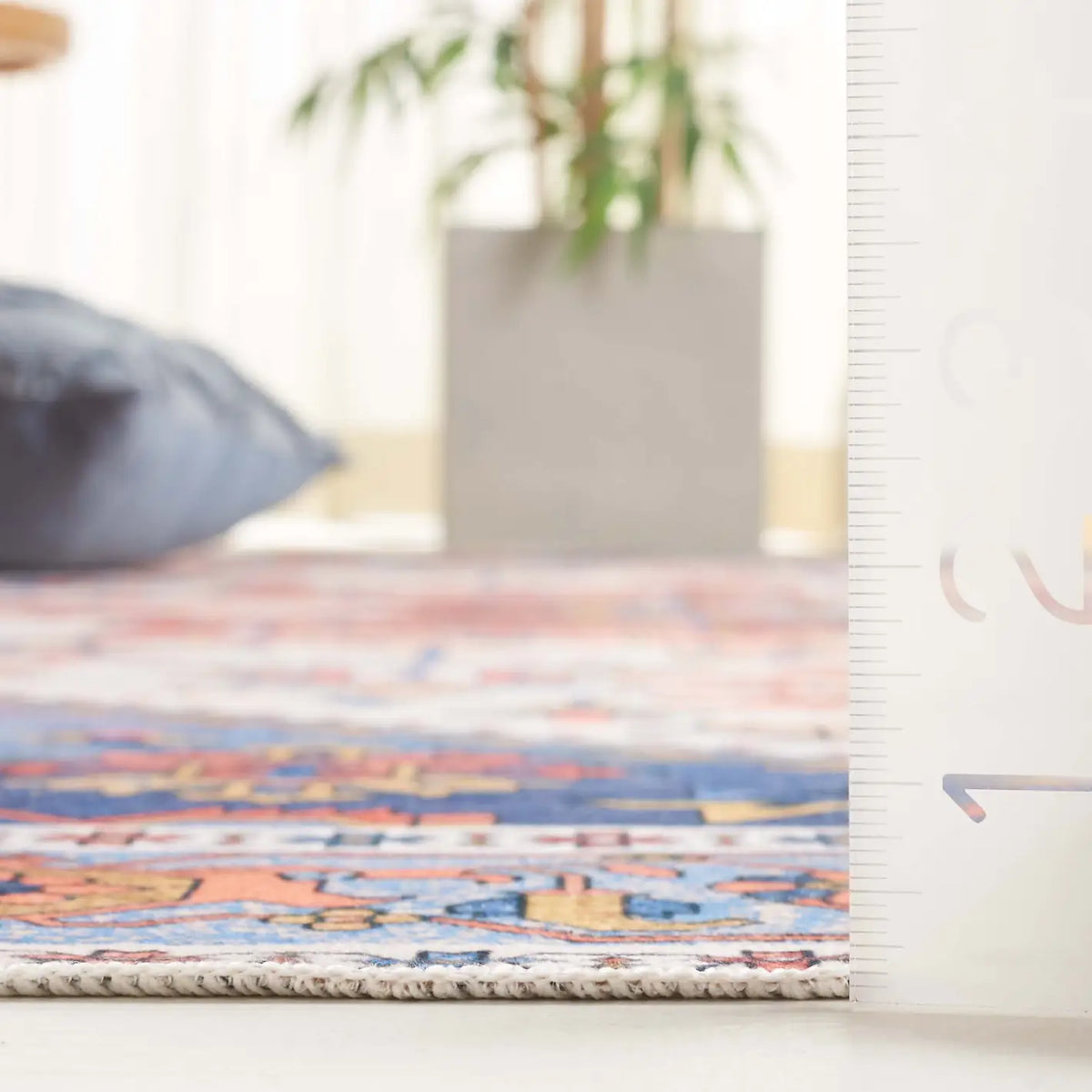 Safavieh Arizona 4'-0" x 6'-0" Rug in Rust / Navy