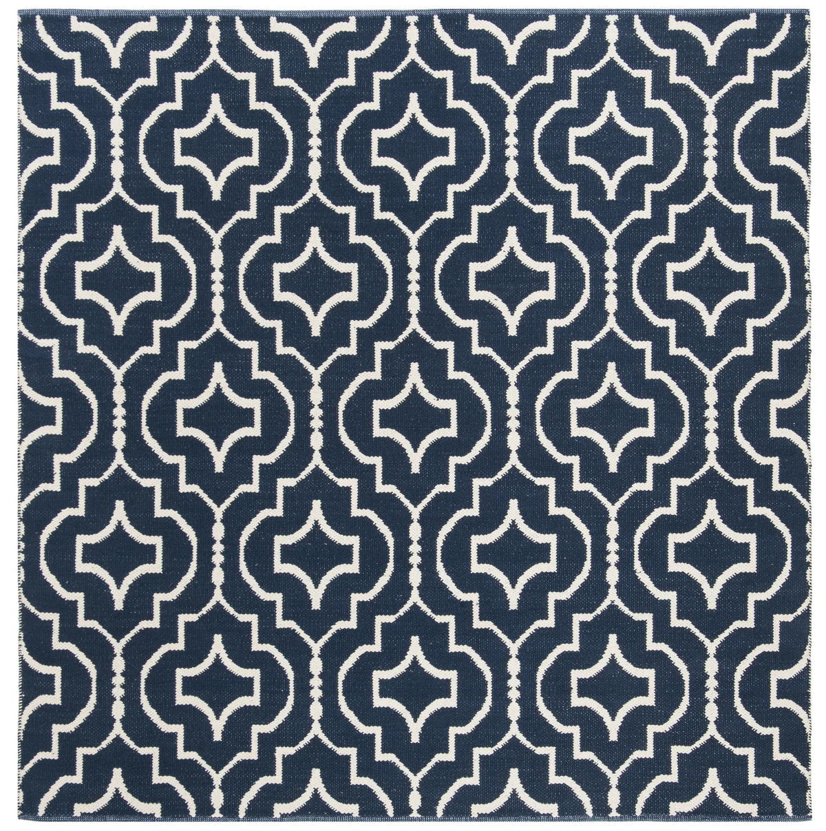 Safavieh Montauk 6'-0" x 6'-0" Rug in Navy / Ivory