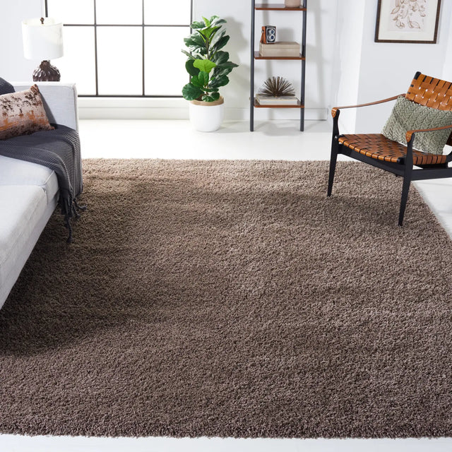 Safavieh Santa Monica Shag 9'-6" x 13'-0" Rug in Taupe