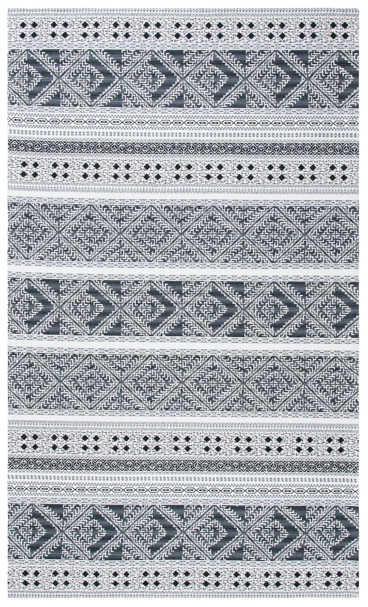 Safavieh Classic Vintage 4'-0" x 6'-0" Rug in Black