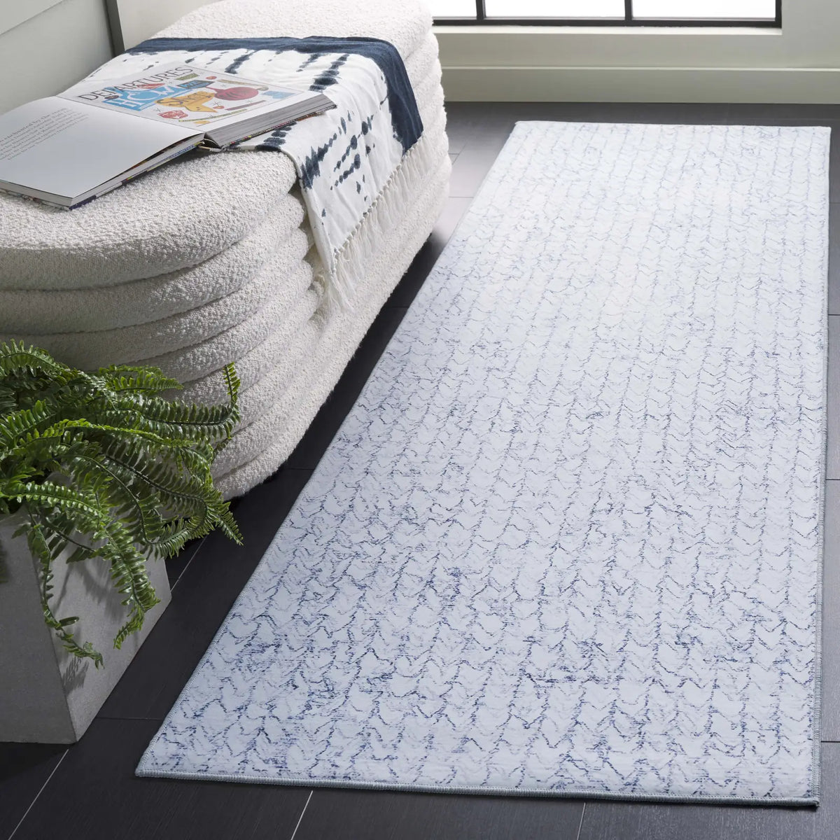 Safavieh Tacoma 2'-6" x 8'-0" Rug in Grey / Blue