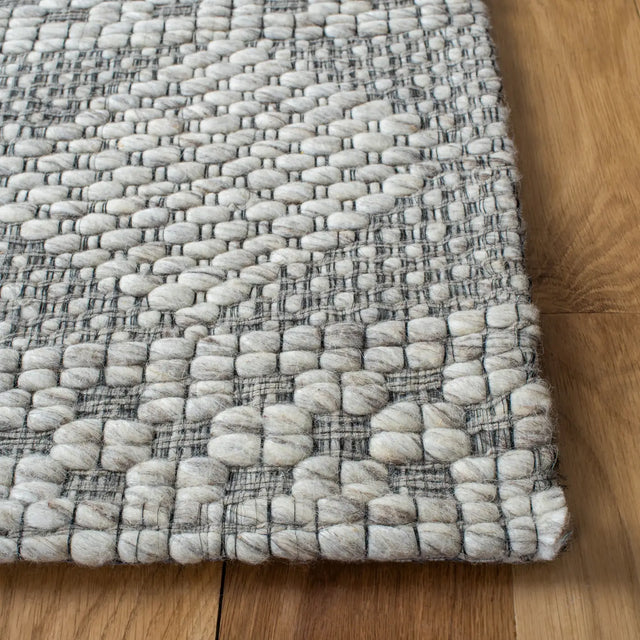 Safavieh Marbella 4'-0" x 6'-0" Rug in Beige / Grey