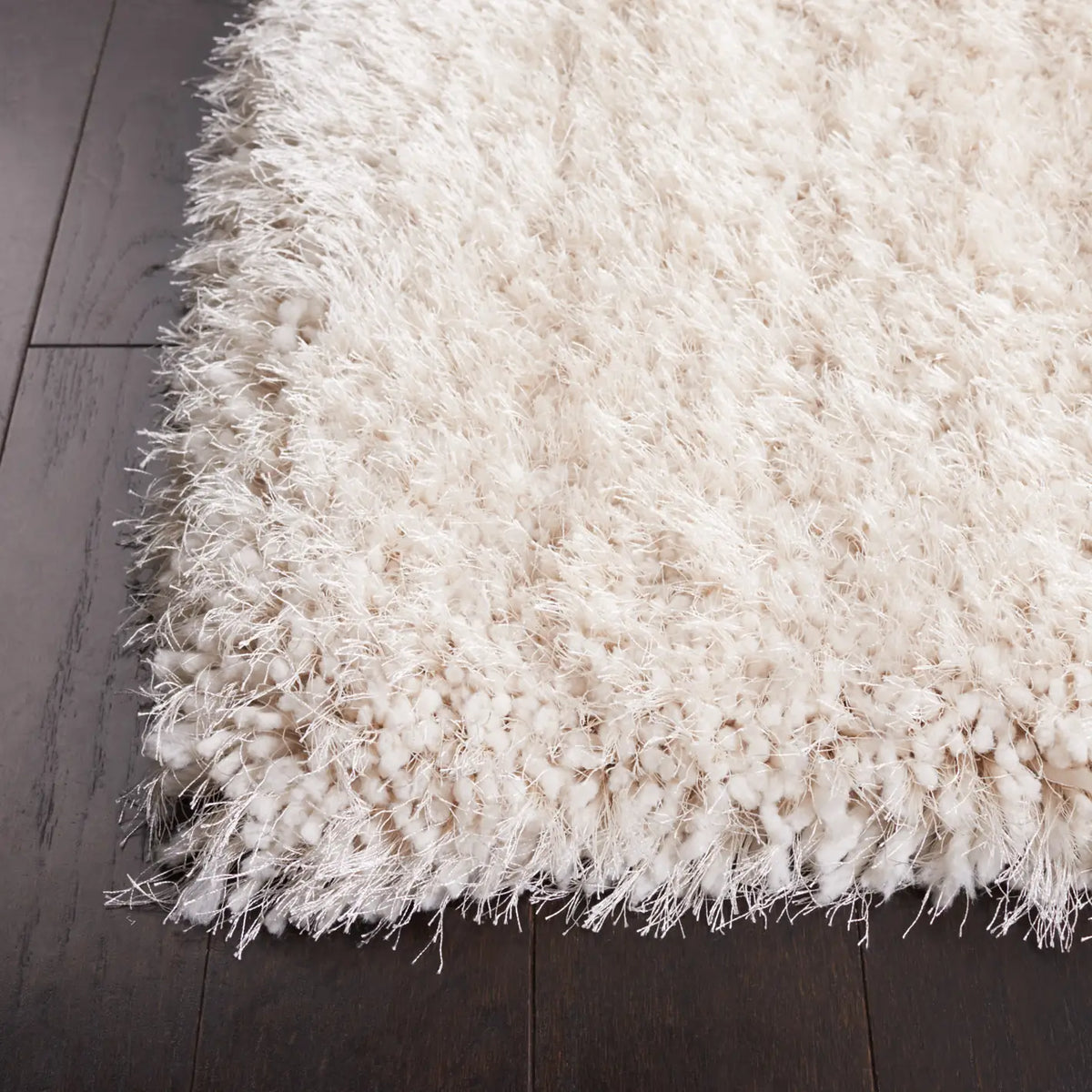 Safavieh Luxe Shag 4'-0" x 6'-0" Rug in Bone