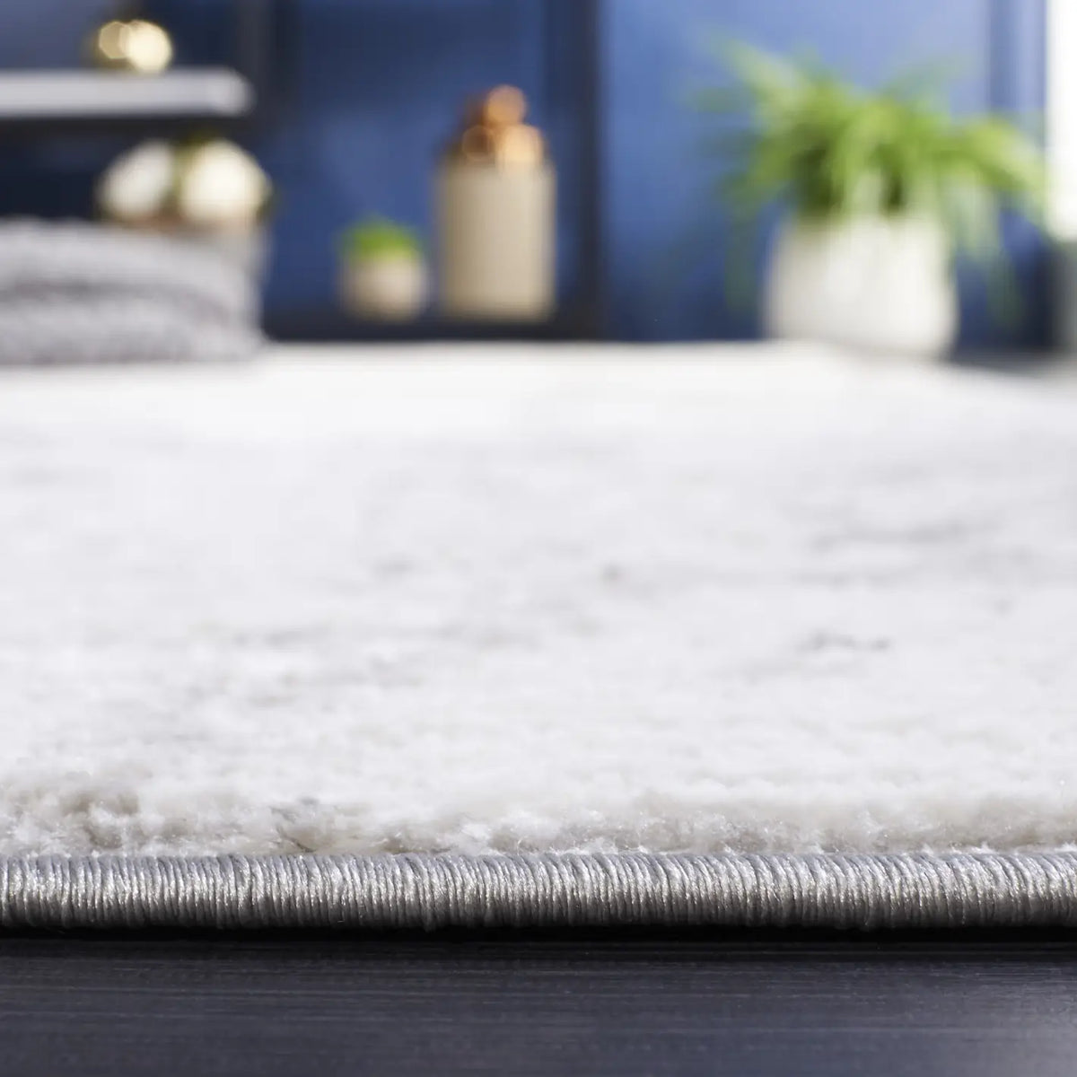 Safavieh Meadow 500 4'-0" x 6'-0" Rug in Grey / Dark Grey