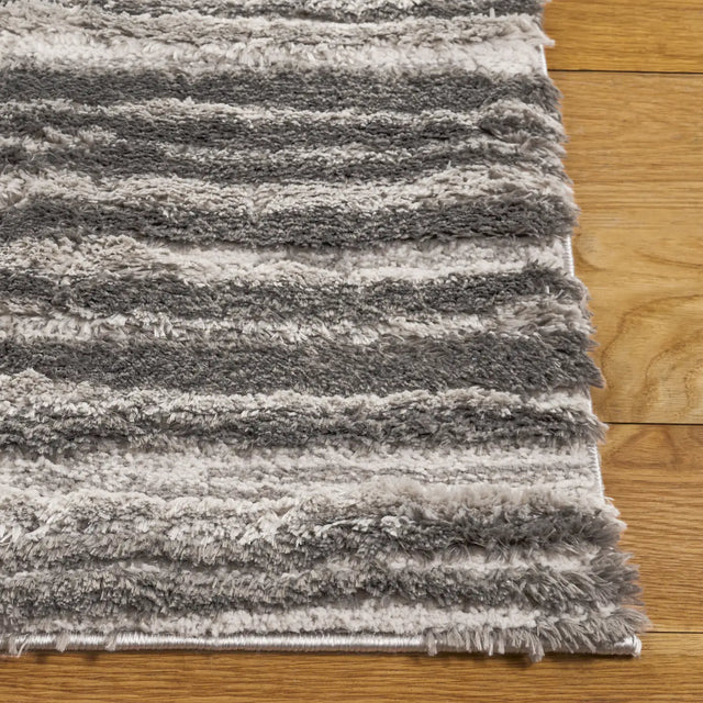 Safavieh Seattle Shag 900 4'-0" x 6'-0" Rug in Ivory / Grey