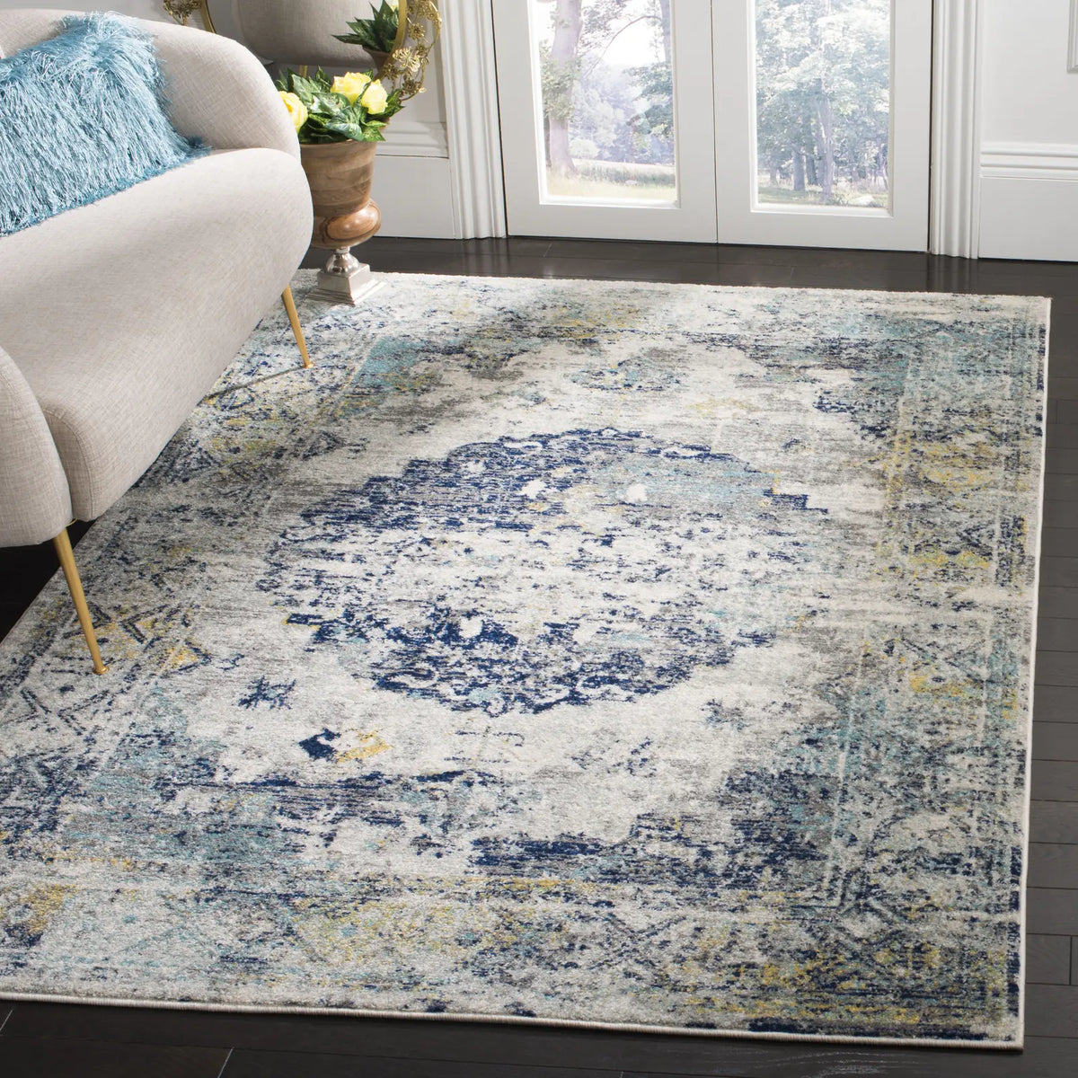Safavieh Madison 4'-0" x 6'-0" Rug in Light Grey / Blue