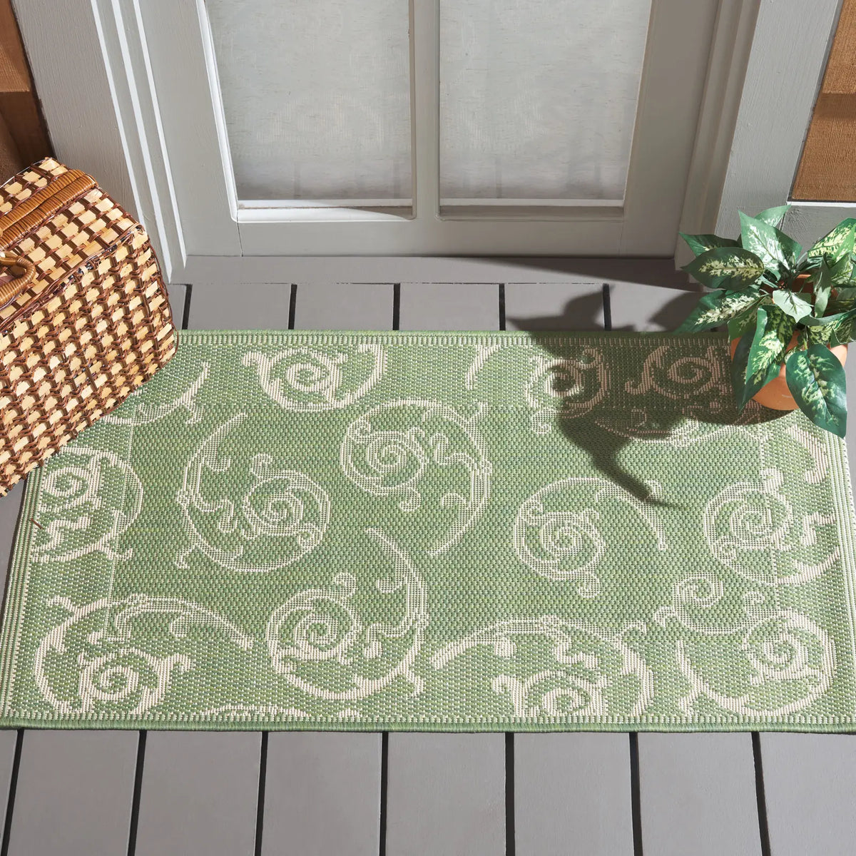 Safavieh Courtyard 2'-0" x 3'-7" Rug in Olive / Natural
