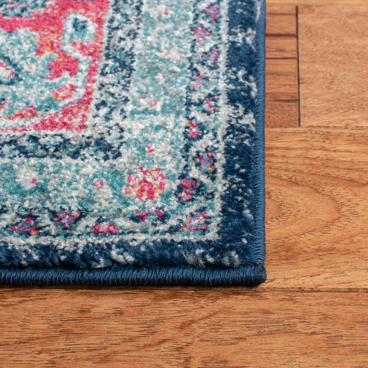 Safavieh Evoke 4'-0" x 6'-0" Rug in Navy / Fuchsia