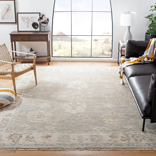 Safavieh Samarkand 10'-0" x 14'-0" Rug in Ivory / Silver