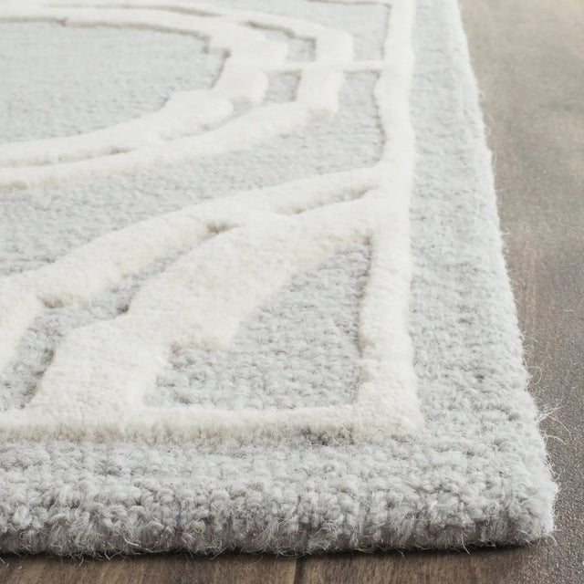 Safavieh Cambridge 8'-0" x 10'-0" Rug in Grey / Ivory