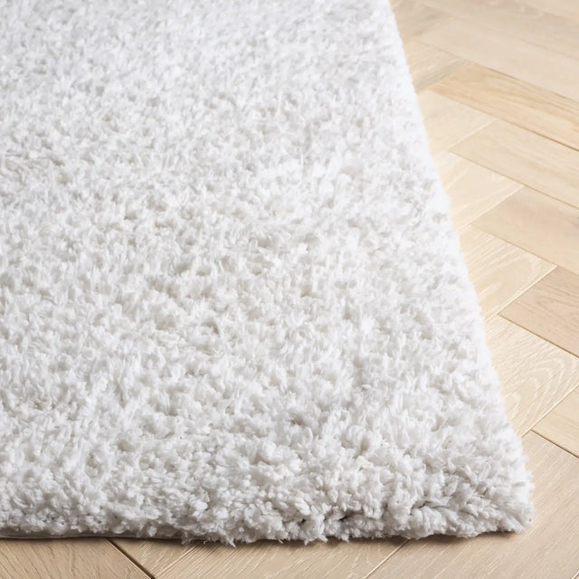 Safavieh Sheep Shag 4'-0" x 6'-0" Rug in Ivory