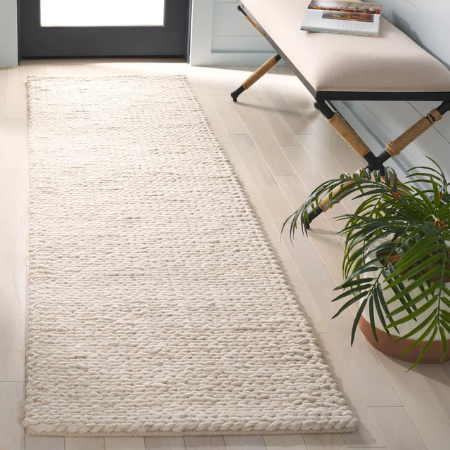 Safavieh Natura 2'-3" x 8'-0" Rug in Light Beige