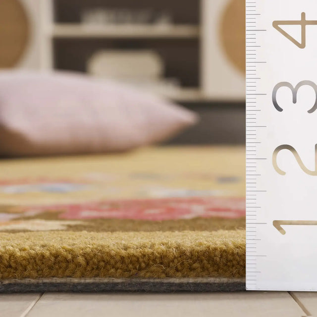 Safavieh Metro 4'-0" x 6'-0" Rug in Gold / Brown
