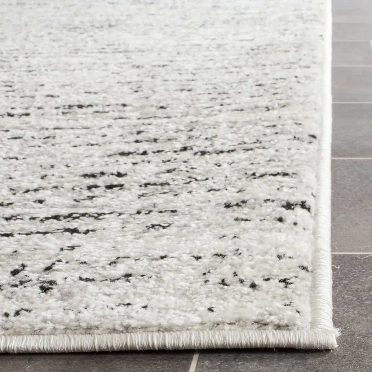 Safavieh Adirondack 2'-6" x 10'-0" Rug in Ivory / Silver
