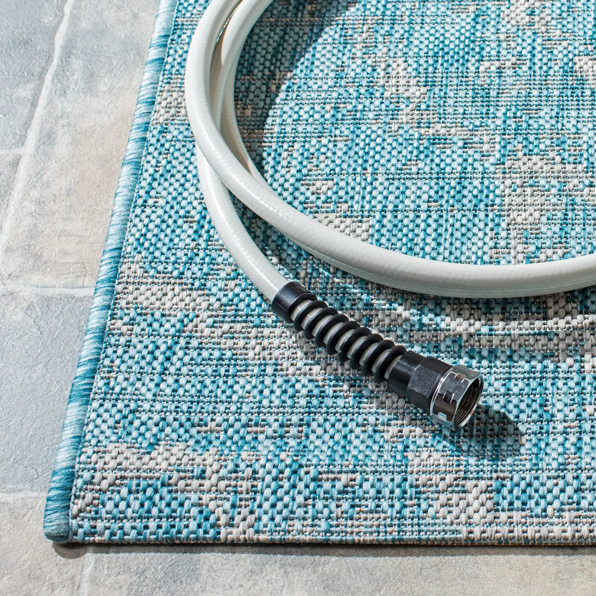 Safavieh Courtyard 4'-5" x 6'-5" Rug in Aqua / Grey
