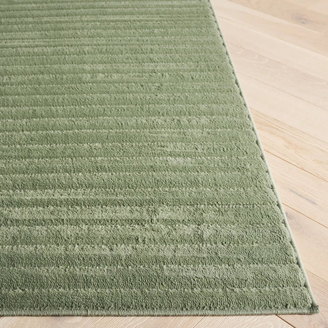 Safavieh Selena 4'-0" x 6'-0" Rug in Green