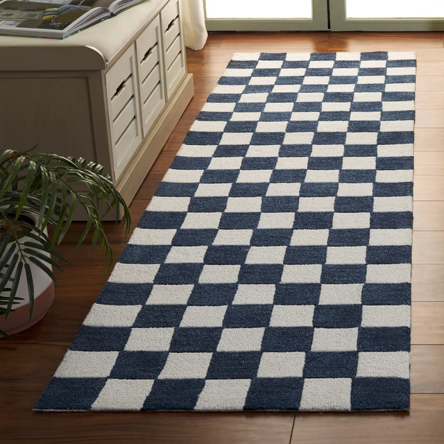 Safavieh Ebony 2'-3" x 8'-0" Rug in Blue / Ivory