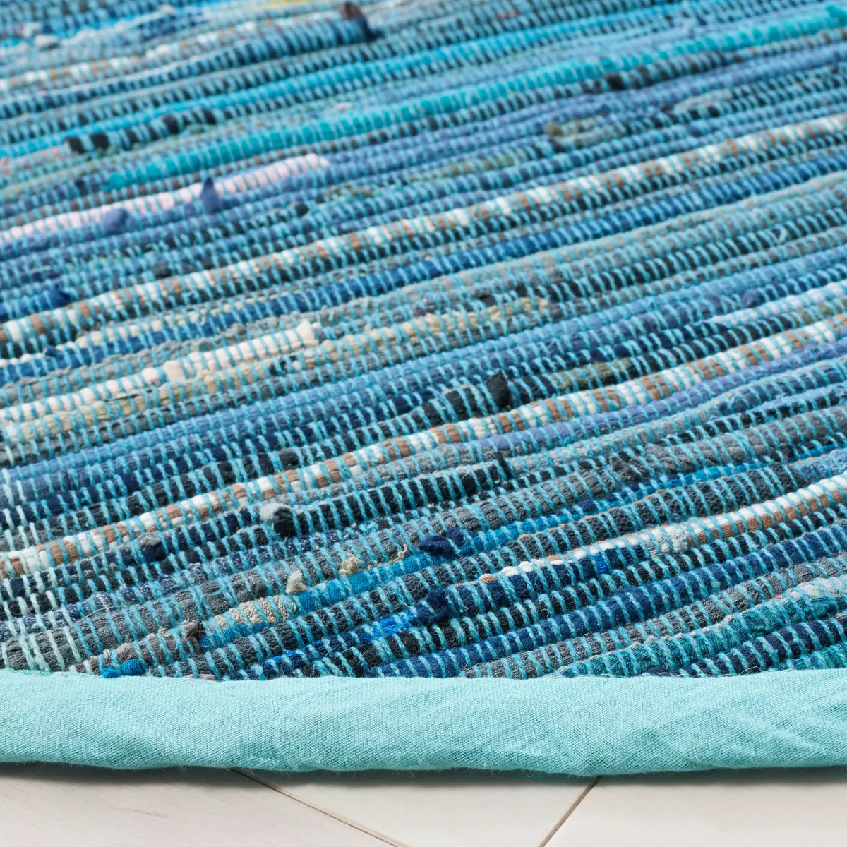 Safavieh Rag Rug 6'-0" x 6'-0" Rug in Light Blue / Grey