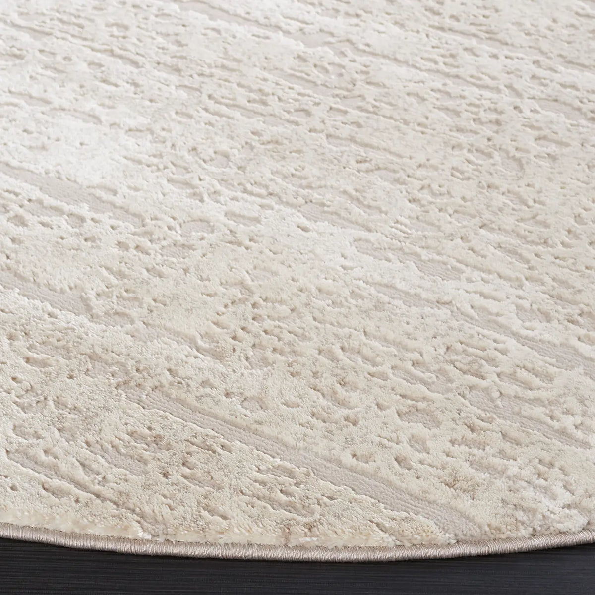 Safavieh Continental 6'-7" x 6'-7" Rug in Ivory / Beige