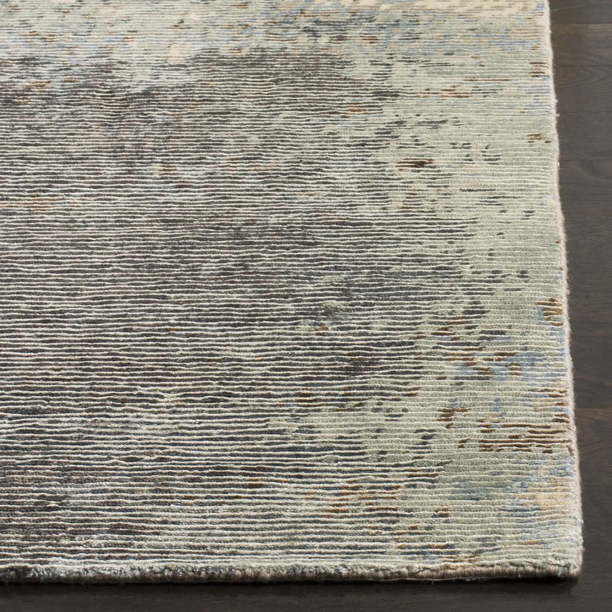 Safavieh Tiffany 6'-0" x 9'-0" Rug in Blue / Silver