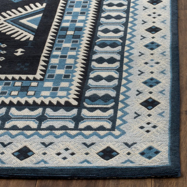 Safavieh Classic Vintage 4'-0" x 6'-0" Rug in Navy / Light Blue
