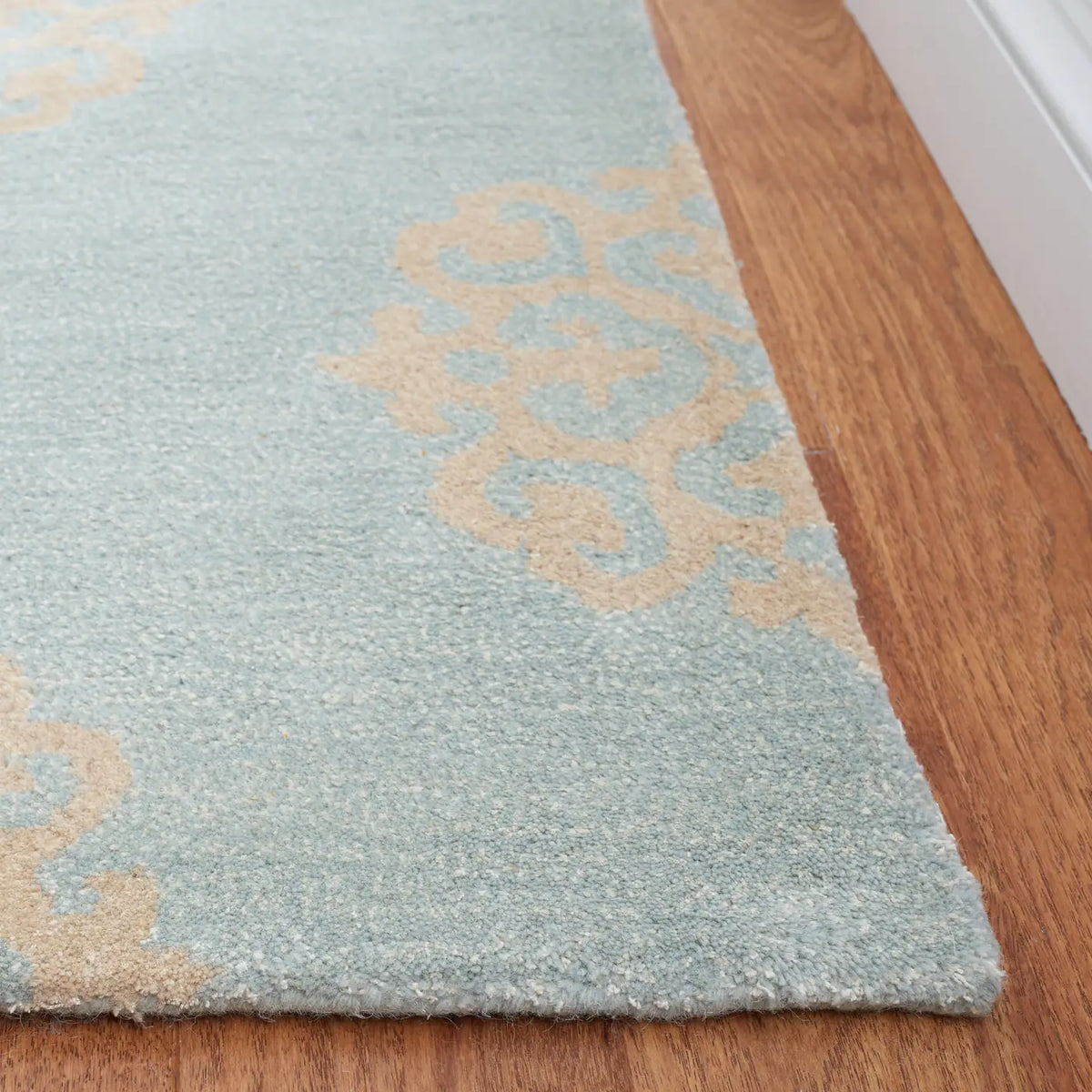 Safavieh Soho 5'-0" x 8'-0" Rug in Turquoise / Yellow
