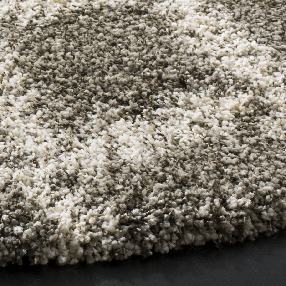 Safavieh Hudson Shag 5'-0" x 5'-0" Rug in Grey / Ivory