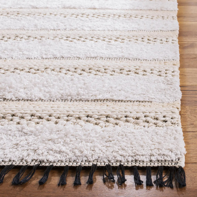 Safavieh Boston 4'-0" x 6'-0" Rug in Ivory / Beige