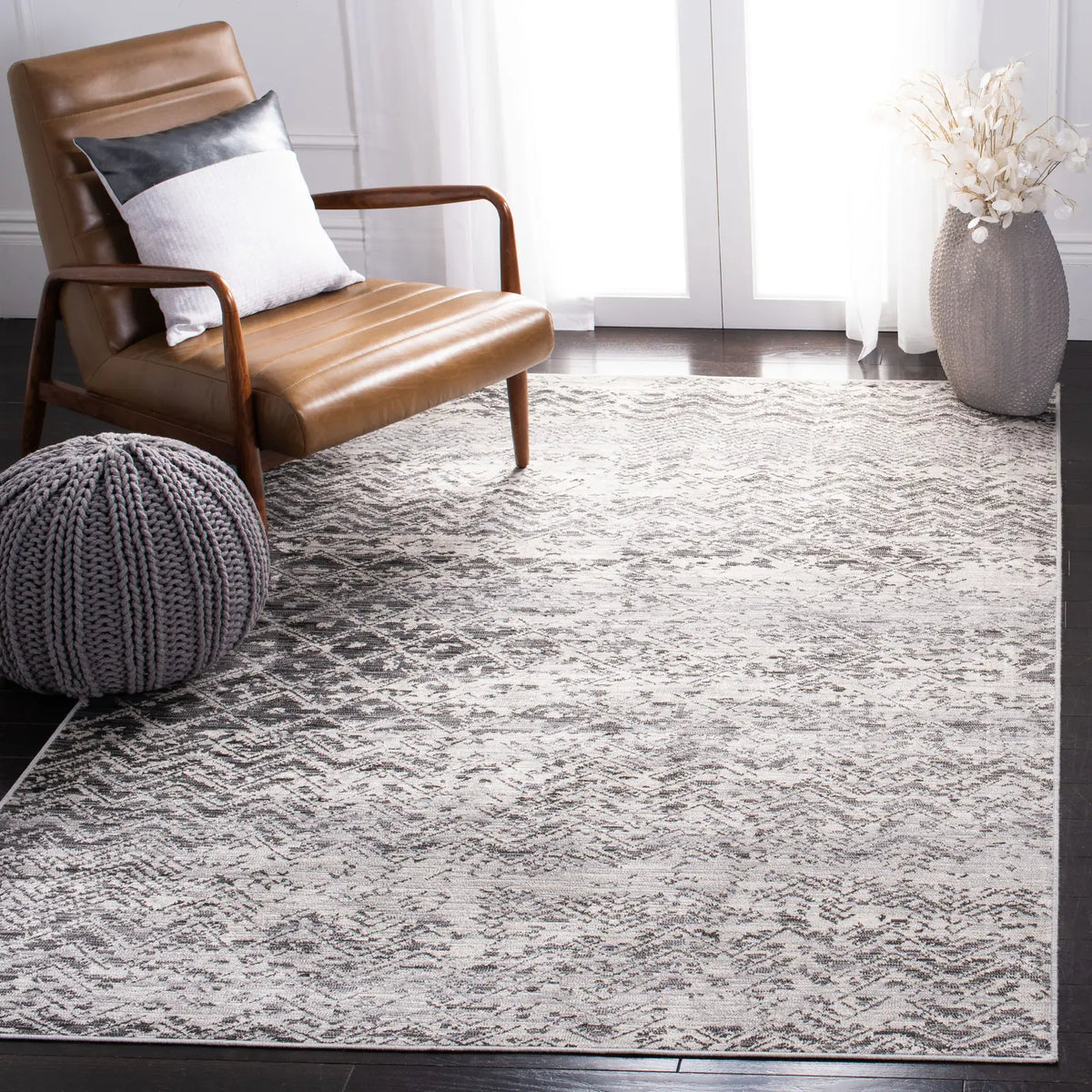 Safavieh Atlas 4'-0" x 6'-0" Rug in Charcoal / Grey