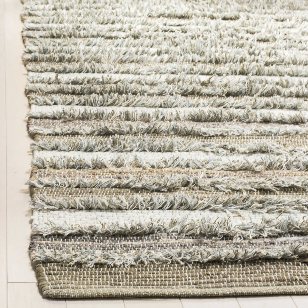 Safavieh Montauk 5'-0" x 8'-0" Rug in Beige / Multi