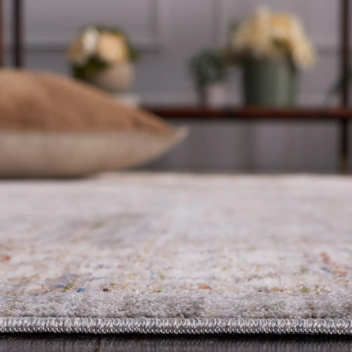 Safavieh Harlow 4'-0" x 6'-0" Rug in Ivory Grey / Sage