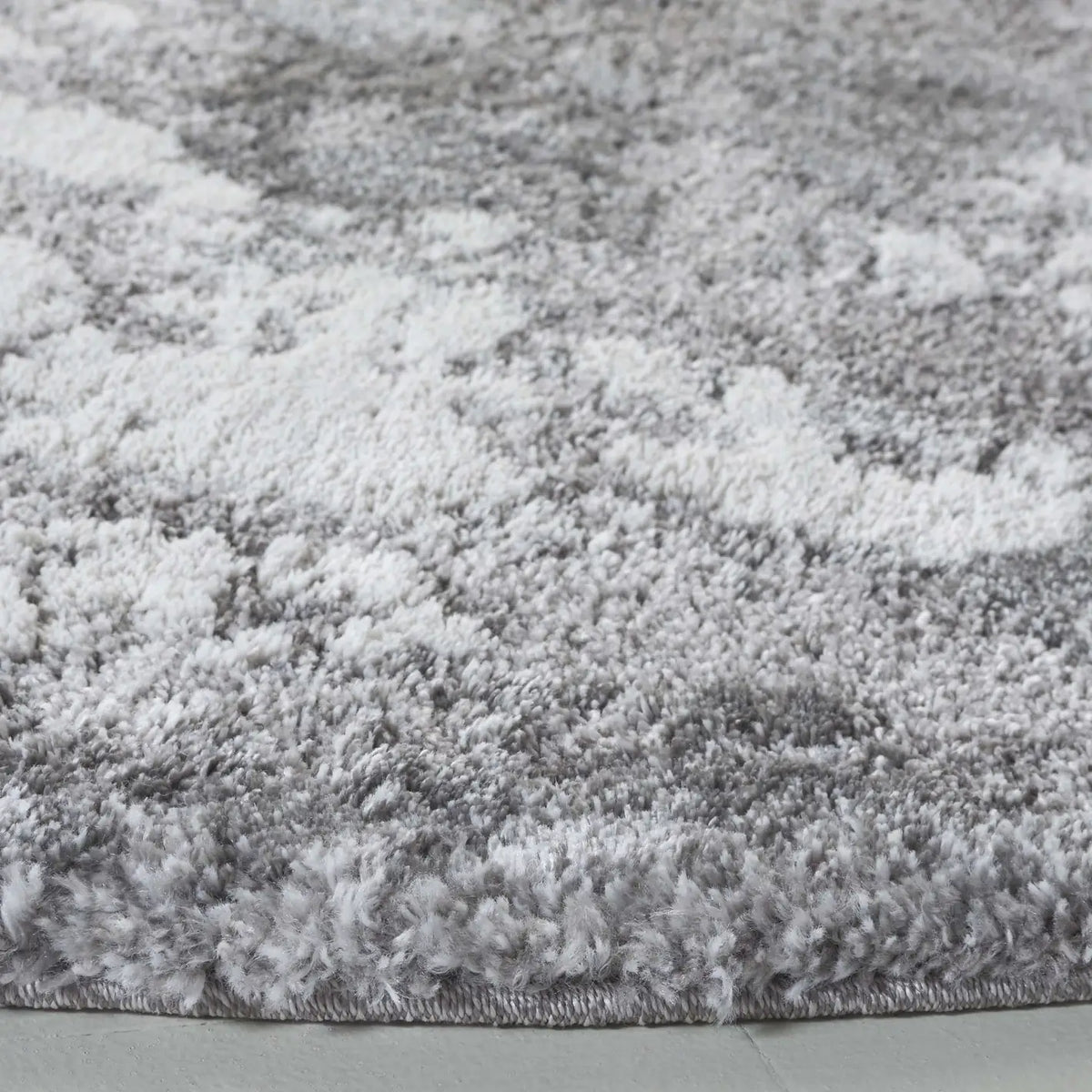 Safavieh Century 300 6'-7" x 6'-7" Rug in Grey / Ivory