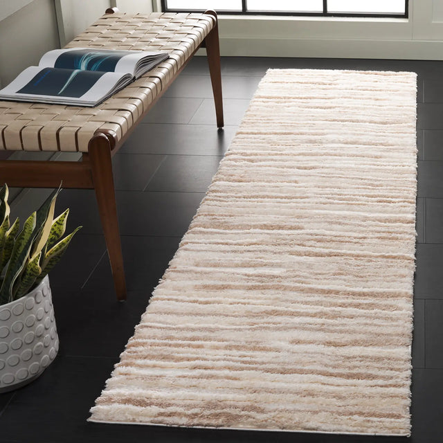 Safavieh Seattle Shag 900 2'-3" x 8'-0" Rug in Ivory / Beige