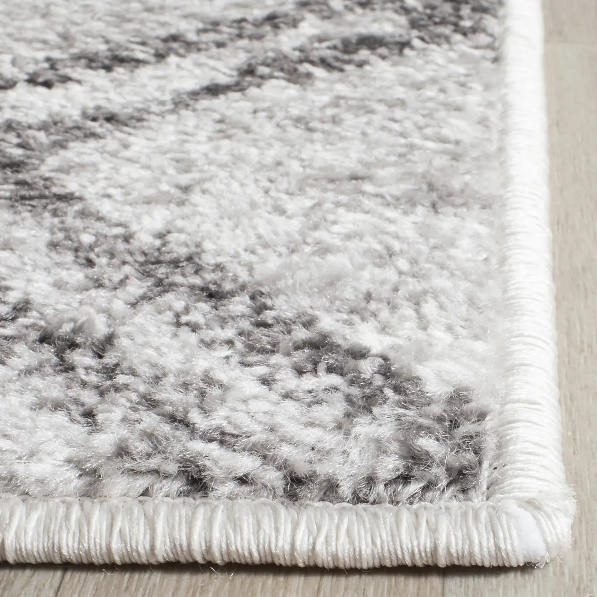 Safavieh Adirondack 5'-1" x 7'-6" Rug in Silver / Charcoal