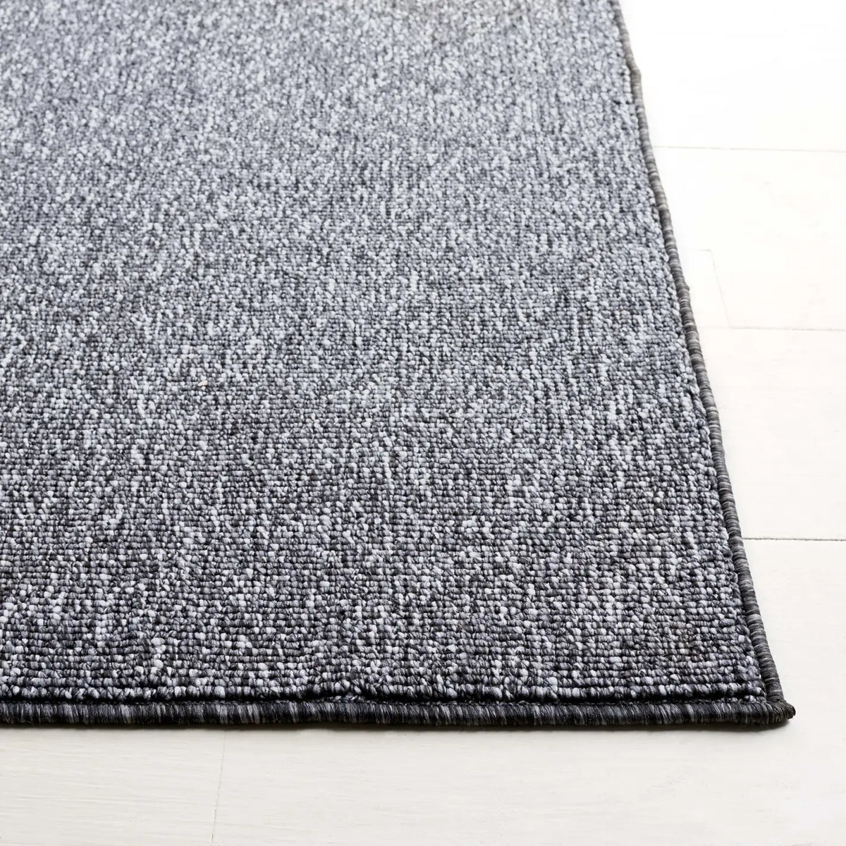 Safavieh River 4'-0" x 6'-0" Rug in Charcoal