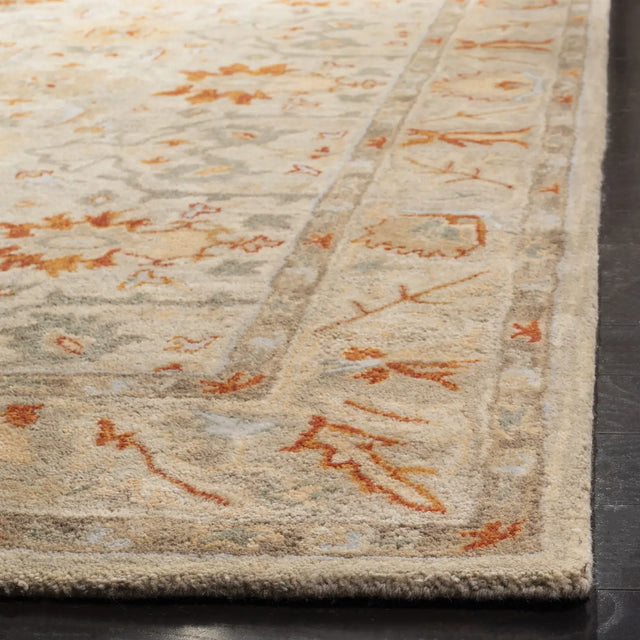 Safavieh Antiquity 4'-0" x 6'-0" Rug in Beige / Multi