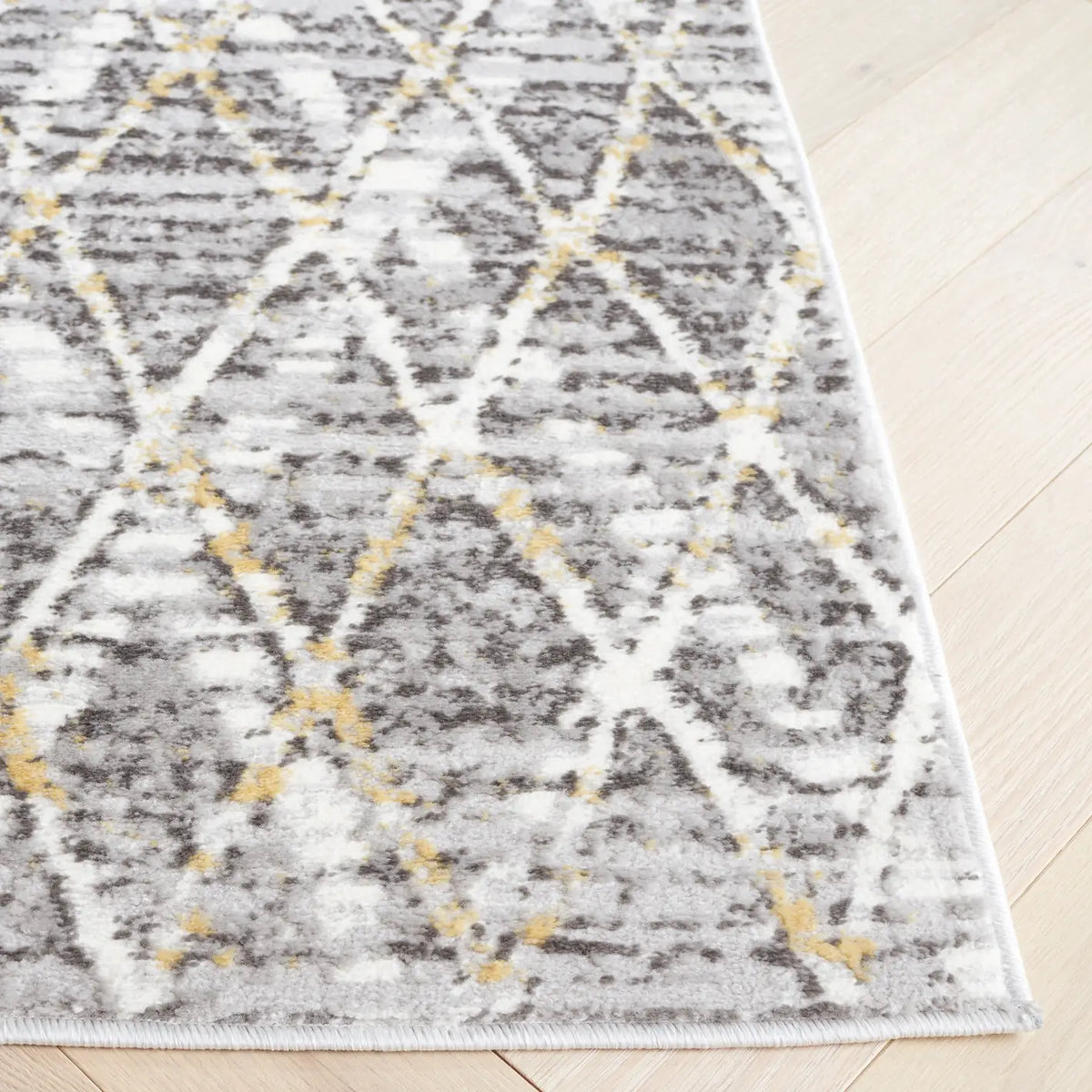 Safavieh Lagoon 4'-0" x 6'-0" Rug in Grey / Gold