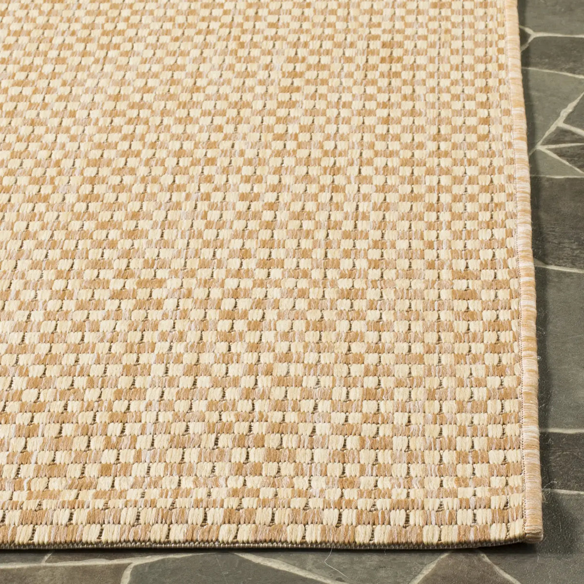 Safavieh Courtyard 4'-0" x 5'-7" Rug in Natural / Cream