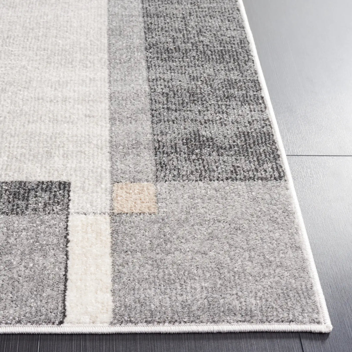 Safavieh Phoenix 500 4'-5" x 6'-5" Rug in Light Grey / Beige Charcoal